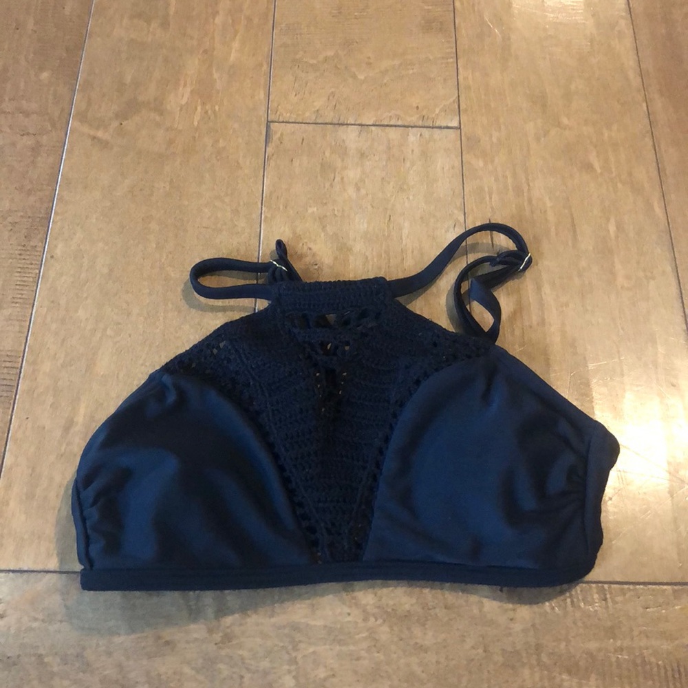 Bikini top.